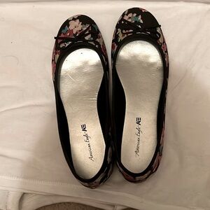 Flats for work and play America Eagle 71/2 shoes comfortable for walking